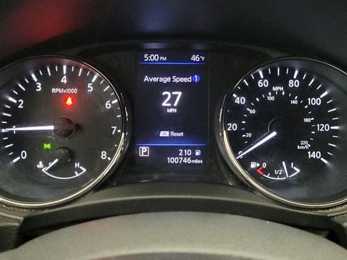 Used 2018 Nissan Rogue SV image 23