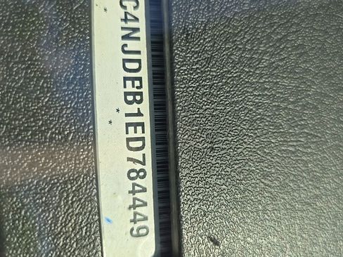 Used 2014 Jeep Compass Latitude w/ Sun/Sound Group image 11