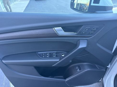 Used 2024 Audi Q5 e Premium image 11