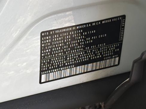 Used 2026 Volkswagen Tiguan SE FWD image 29