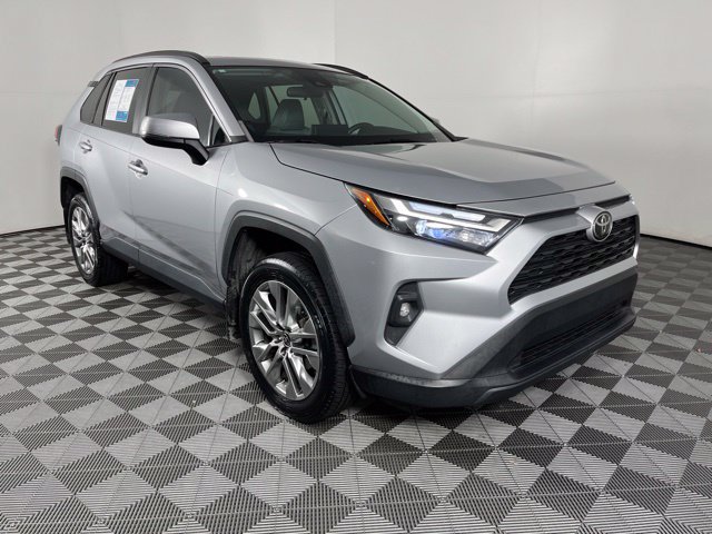 Used 2023 Toyota RAV4 XLE Premium FWD image 3