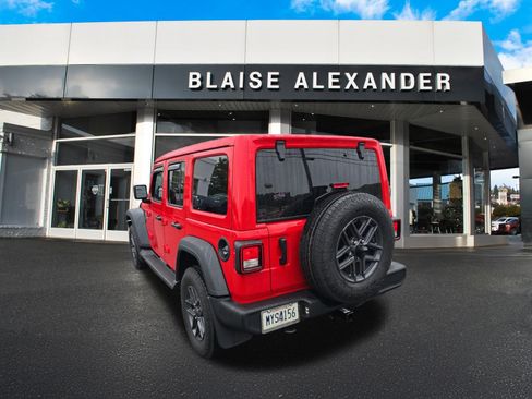 Used 2025 Jeep Wrangler Unlimited Sport AWD/4WD image 6