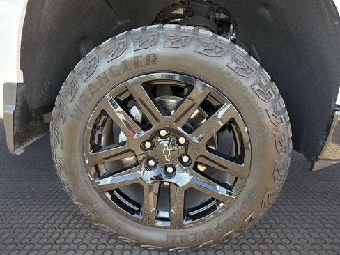Certified 2025 Chevrolet Silverado 1500 Custom Trail Boss AWD/4WD image 10