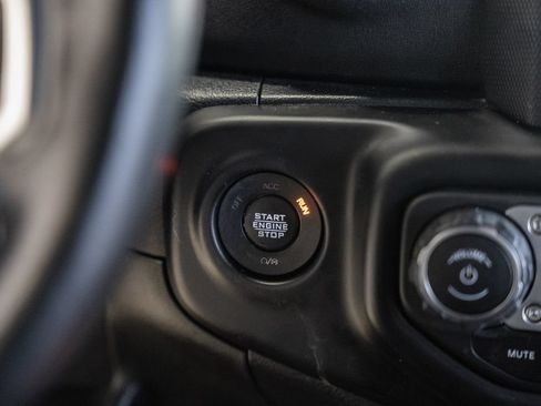 Used 2021 Jeep Wrangler Unlimited Sahara w/ Dual Top Group AWD/4WD image 27