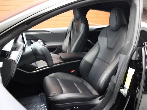 Used 2023 Tesla Model S AWD image 19