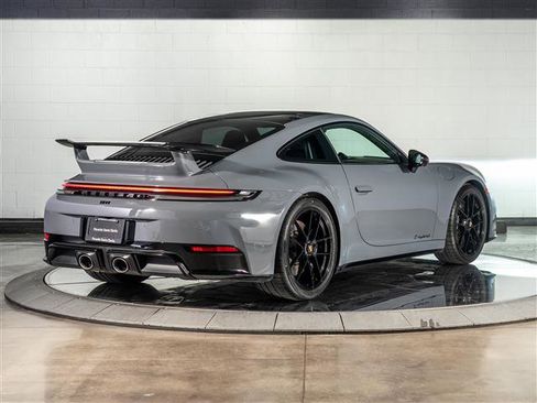Certified 2026 Porsche 911 Carrera GTS image 9