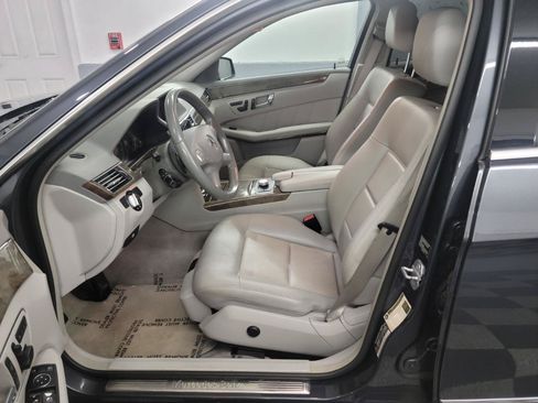 Used 2010 Mercedes-Benz E 350 4MATIC Sedan image 7