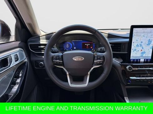 Used 2022 Ford Explorer Platinum w/ Equipment Group 601A AWD/4WD image 18