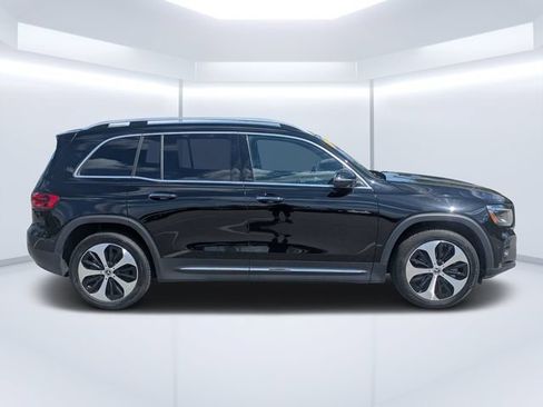 Used 2025 Mercedes-Benz GLB 250 image 2