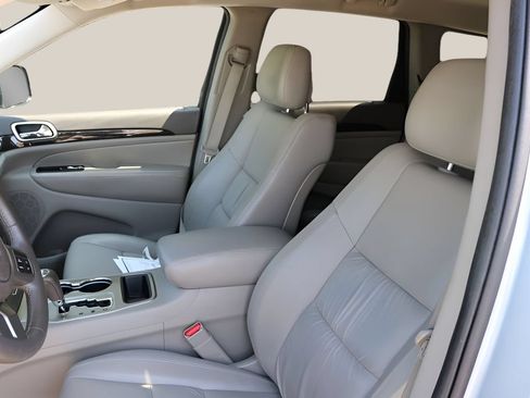 Used 2012 Jeep Grand Cherokee Laredo RWD image 12