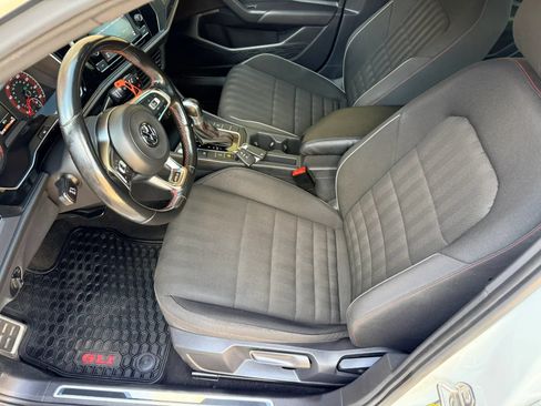 Used 2019 Volkswagen Jetta GLI FWD image 17