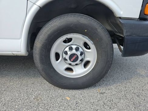 Used 2016 GMC Savana 3500 RWD image 9