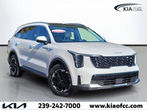 Certified 2024 Kia Sorento S w/ Panoramic Sunroof Package FWD image 1
