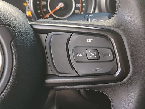 Used 2023 Jeep Gladiator Sport AWD/4WD image 20