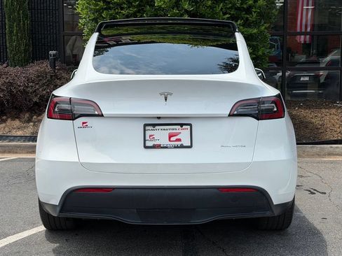 Used 2023 Tesla Model Y Long Range AWD/4WD image 14