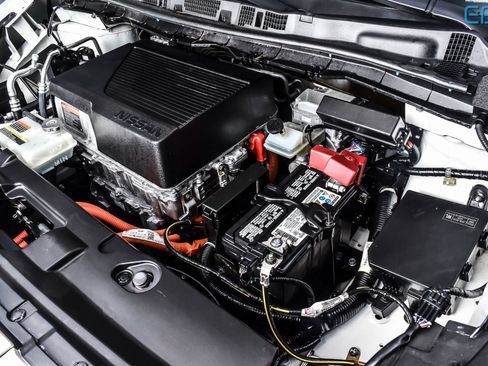 Used 2019 Nissan Leaf SL Plus w/ Protection Package image 12