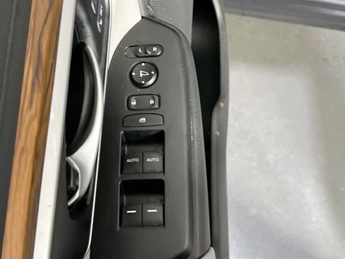 Used 2022 Honda CR-V Touring image 17