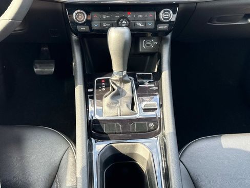 Used 2024 Jeep Compass Limited image 6