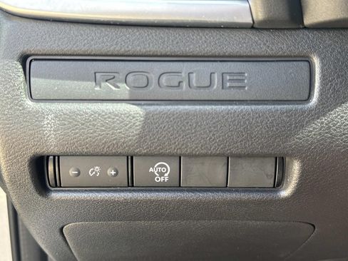 Used 2024 Nissan Rogue S AWD/4WD image 20