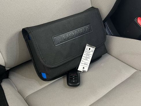 Used 2025 Honda CR-V LX image 37