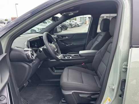 New 2026 Chevrolet Equinox LT AWD/4WD image 2