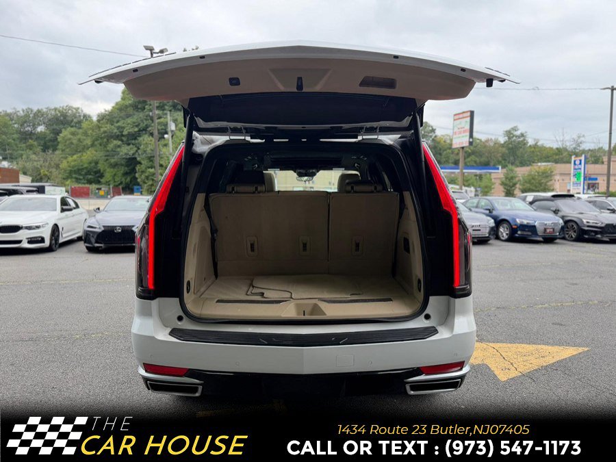 Used 2024 Cadillac Escalade Premium Luxury RWD image 18