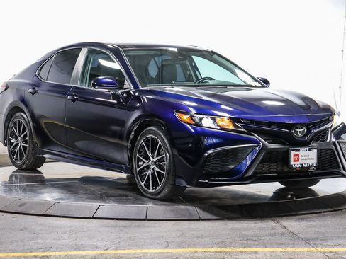 Certified 2022 Toyota Camry SE FWD image 6