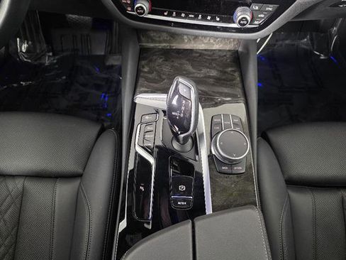 Used 2022 BMW 530i xDrive image 35