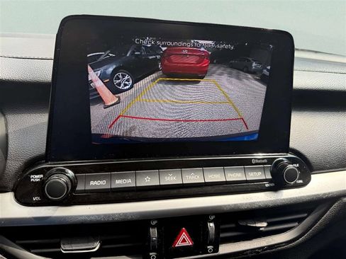 Used 2020 Kia Forte LXS FWD image 17