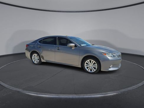 Used 2014 Lexus ES 350 w/ Premium Package FWD image 2