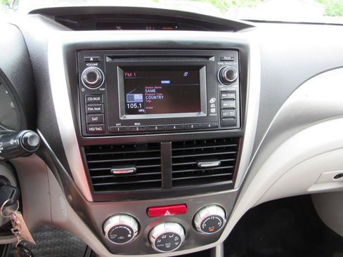 Used 2013 Subaru Forester 2.5X Limited AWD/4WD image 19