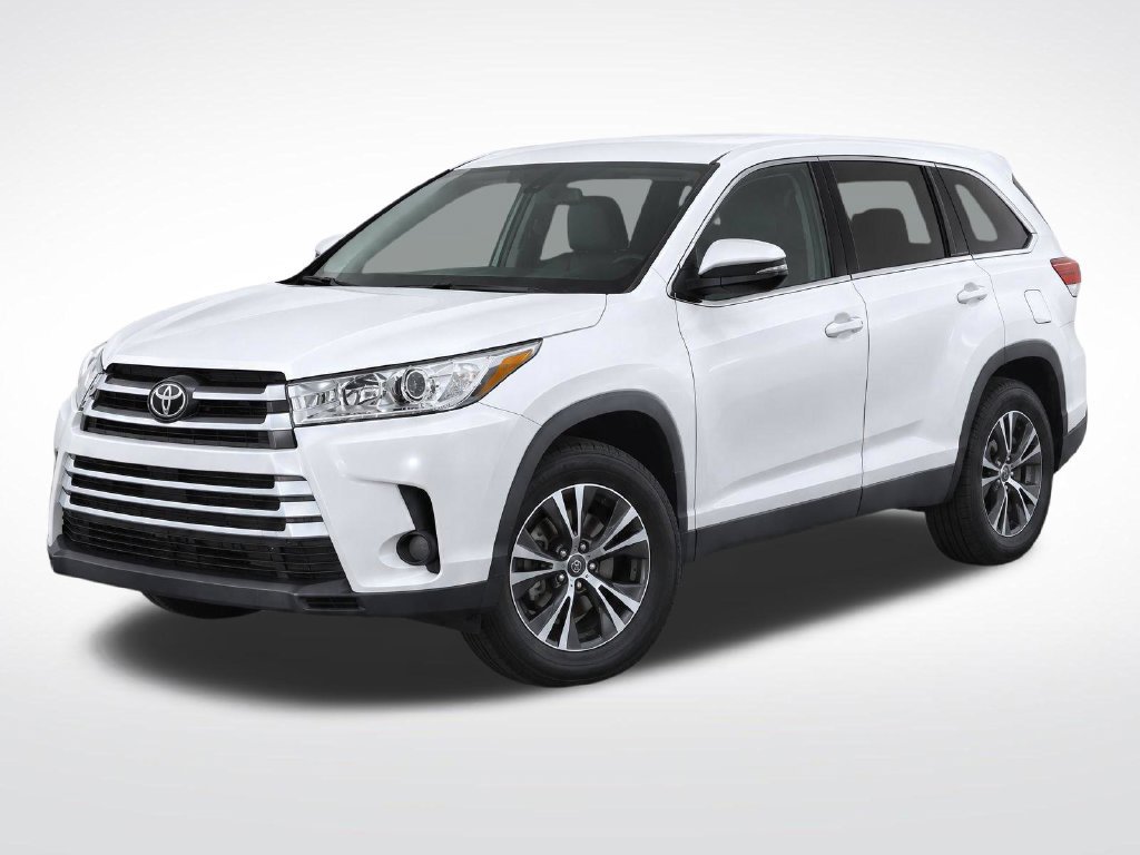 Used 2019 Toyota Highlander LE FWD image 2