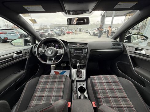 Used 2017 Volkswagen GTI Sport image 26