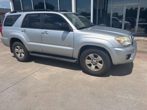Used 2008 Toyota 4Runner SR5 RWD image 5
