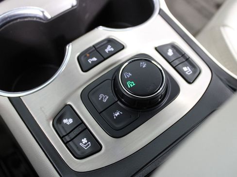 Used 2022 GMC Terrain Denali w/ Denali Premium Package image 15