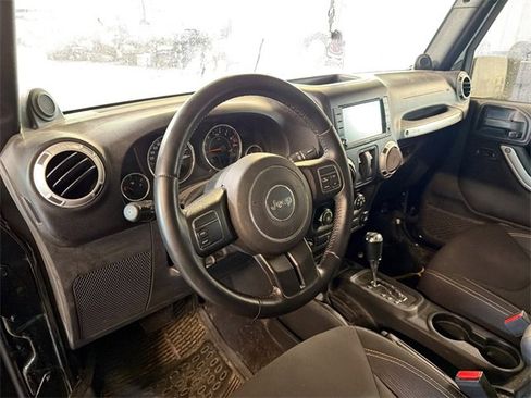 Used 2014 Jeep Wrangler Sahara image 8