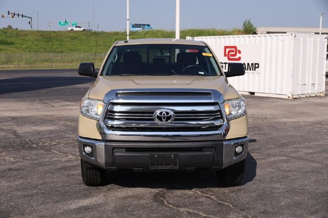 Used 2017 Toyota Tundra SR5 AWD/4WD image 4