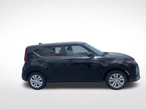 Used 2022 Kia Soul LX FWD image 12