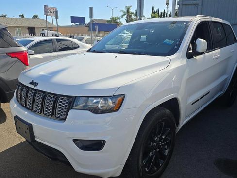 Used 2019 Jeep Grand Cherokee Altitude image 1
