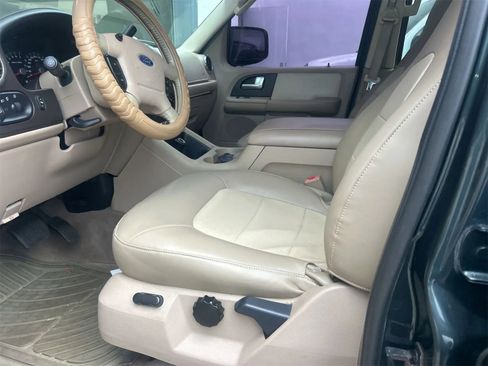 Used 2004 Ford Expedition XLT RWD image 3