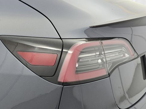 Used 2020 Tesla Model 3 Performance image 33