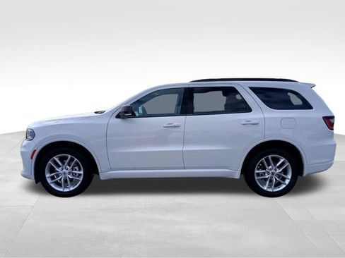 Used 2023 Dodge Durango GT image 2