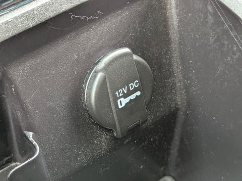 Used 2015 RAM 1500 Laramie w/ Convenience Group image 24