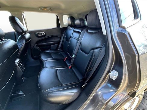 Used 2020 Jeep Compass Limited image 28