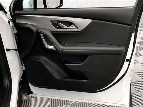 Used 2025 Chevrolet Blazer LT image 18