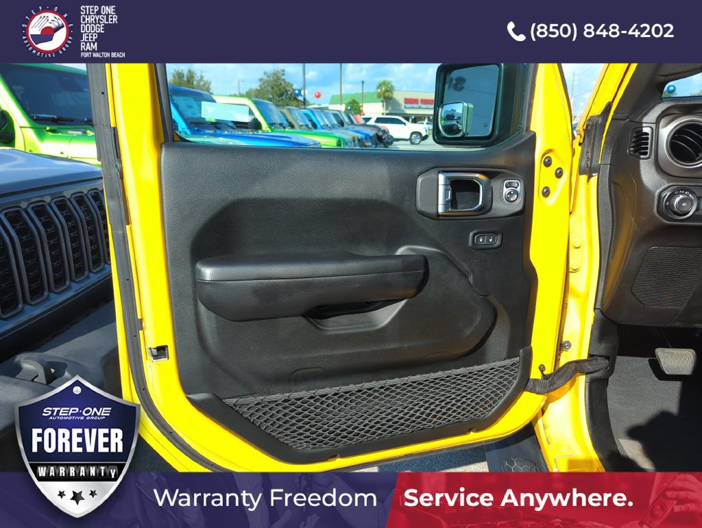 Used 2019 Jeep Wrangler Sport AWD/4WD image 12