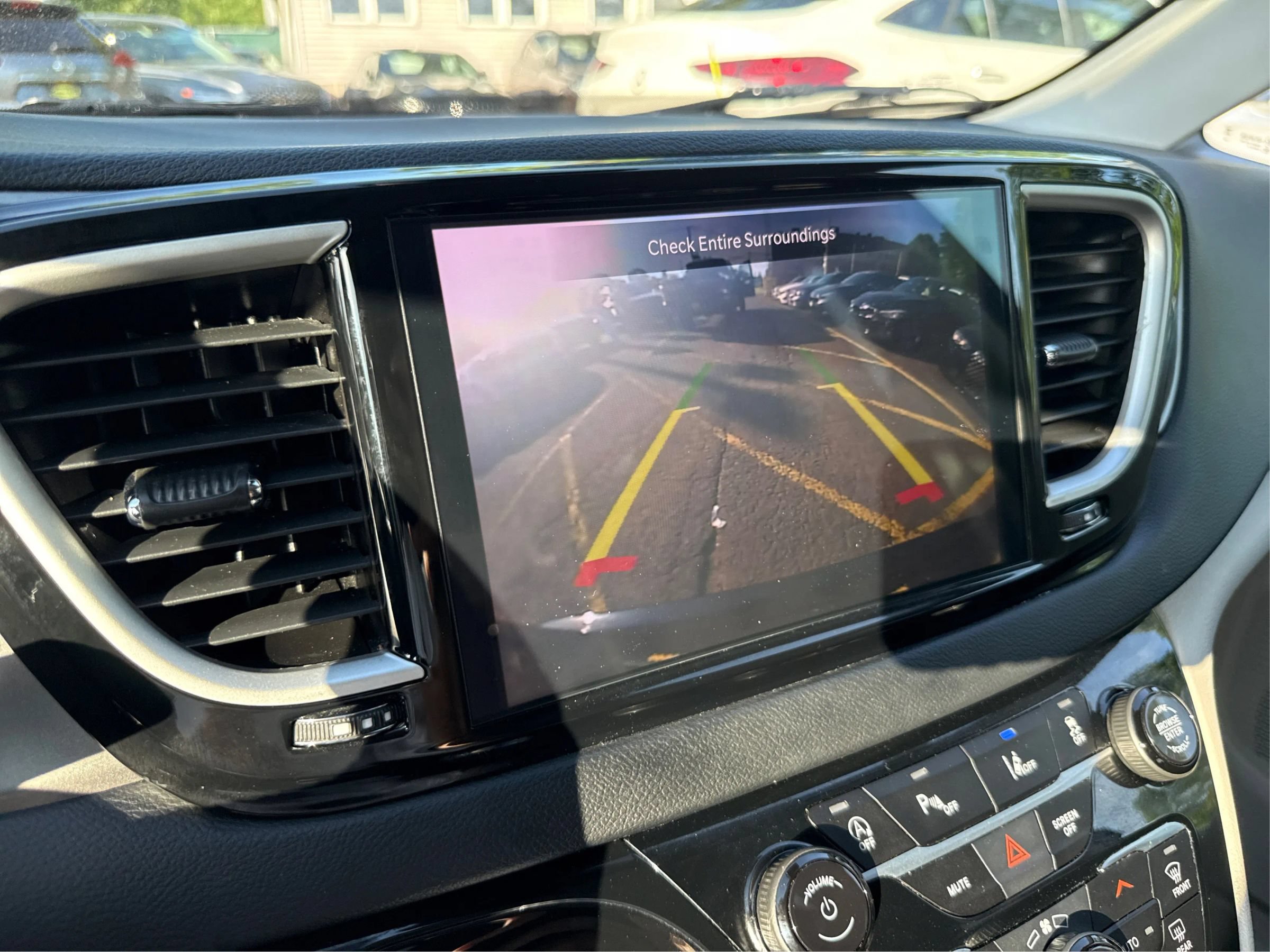 Used 2023 Chrysler Pacifica Touring-L FWD image 32