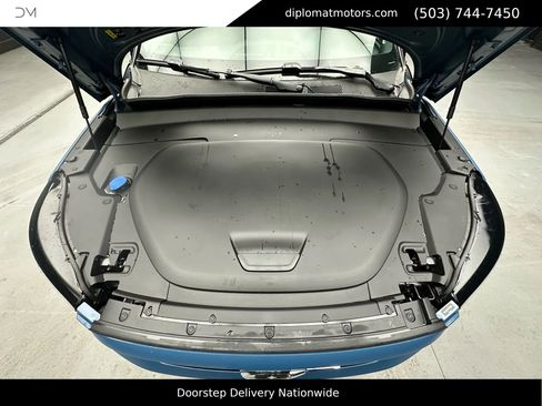 Used 2023 Volvo XC40 Recharge Core image 44