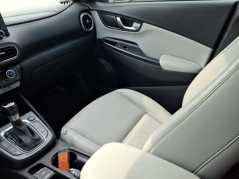 Used 2022 Hyundai Kona Limited FWD image 12