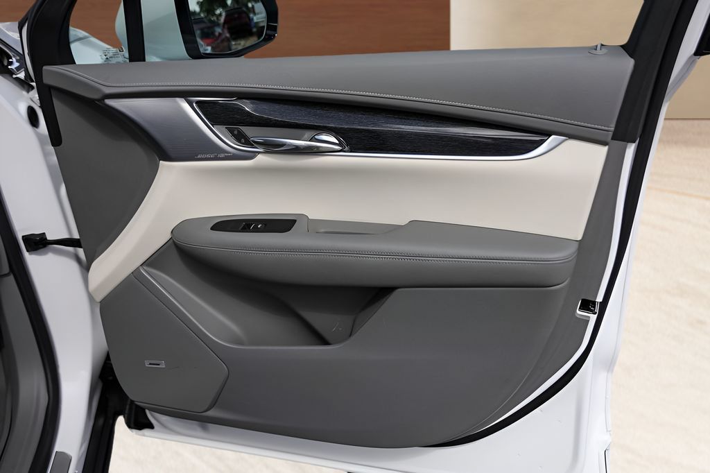 Used 2023 Cadillac XT6 Premium Luxury FWD image 32